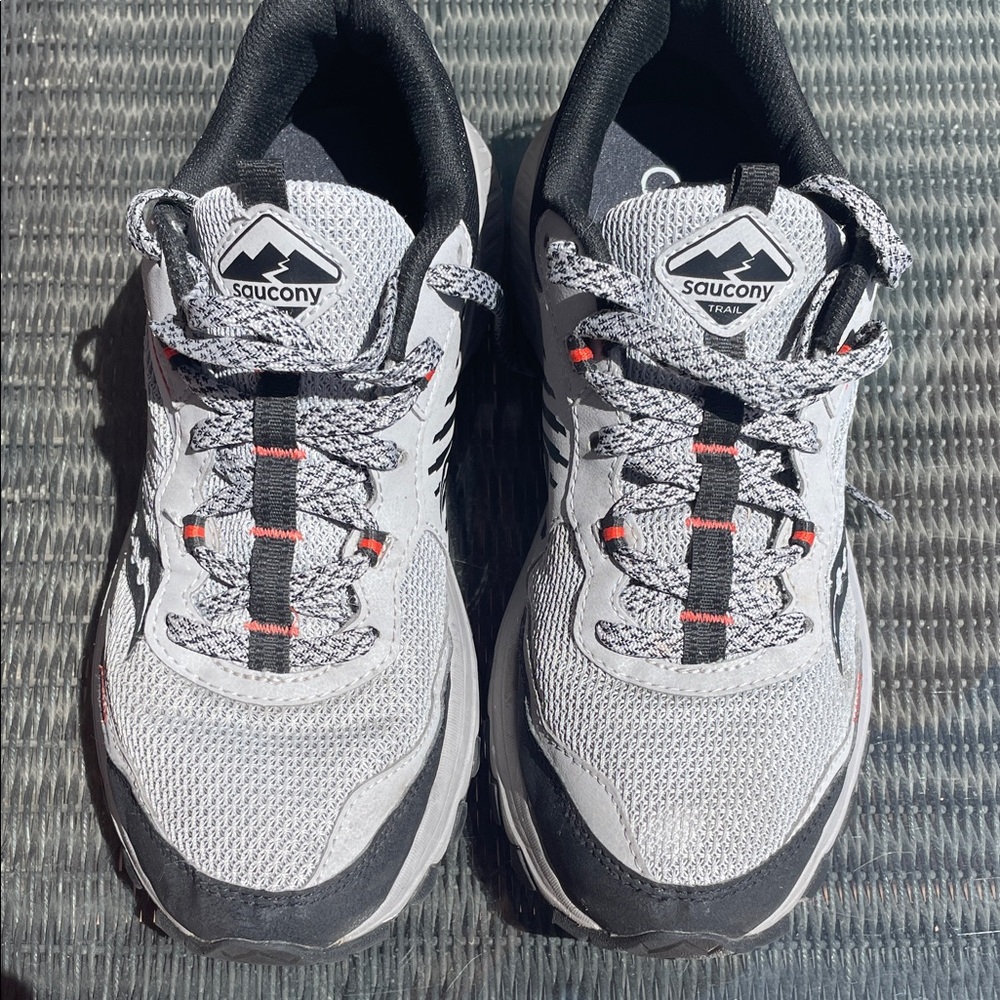 Saucony Men’s Gray and Black Trail Running Shoes with Orange Accents Sz 9.5
